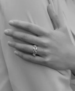 Sophie Buhai Small Circle Link Ring