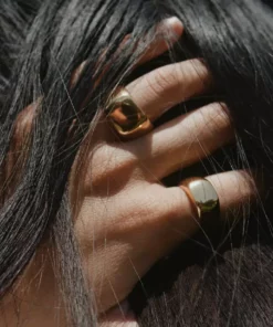 Sophie Buhai Fashion Jewellery Small Consigliere Ring - Gold